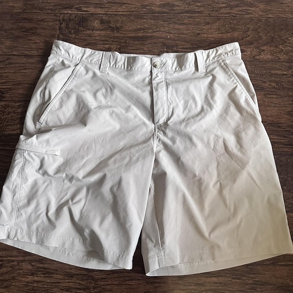 Columbia Other - Columbia Tan Cargo Shorts Lightweight Casual